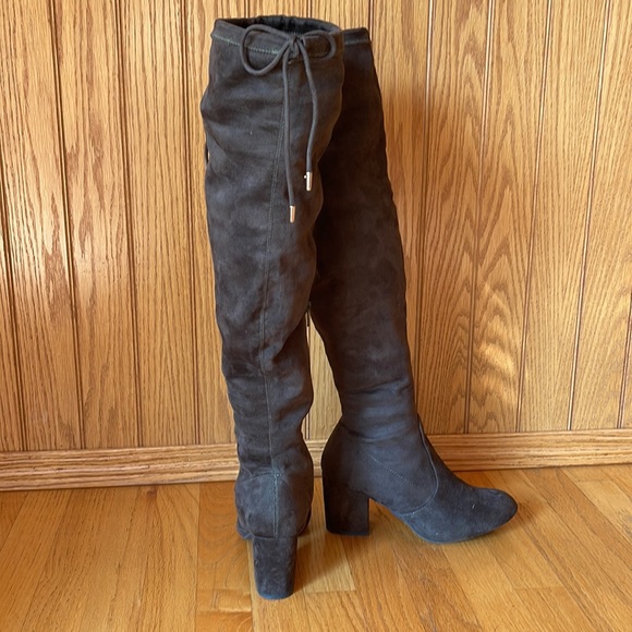 Over the knee tall boot - Picture 4 of 14